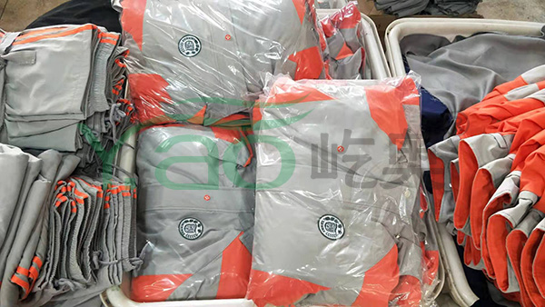 厚德博學(xué)、志存高遠(yuǎn)---范仲淹公學(xué)沖鋒衣校服與屹奧校服共創(chuàng)未來