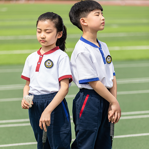 又是一年畢業(yè)季，校服定做找屹奧哦！