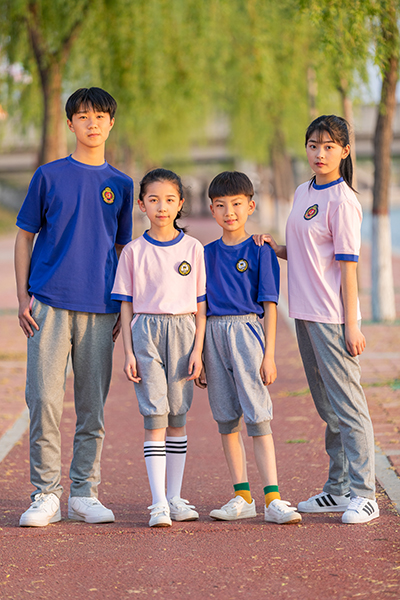 校服怎么這么low，那是你選擇不恰當